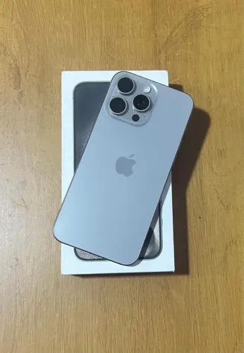iPhone 15 Pro Max 256 gigas sem detalhes