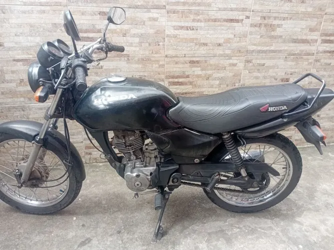To vendendo essa, moto toda revisada peça tudo novo do meu uso pessoal,