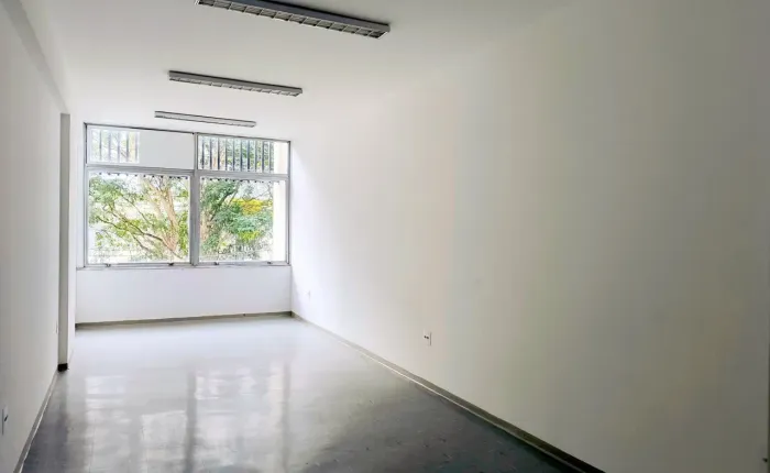 Sala comercial com 32,32m2 para venda e locação, 1 banheiro sem vaga no Jardim Paulista, S