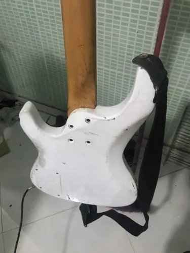 Baixo Ária Pró II Branco com suporte incluso