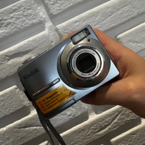 Câmera Kodak 8.2 megapixels C813 cybershot easyshare
