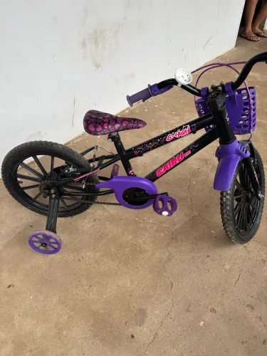 Vendo bicicleta semi nova