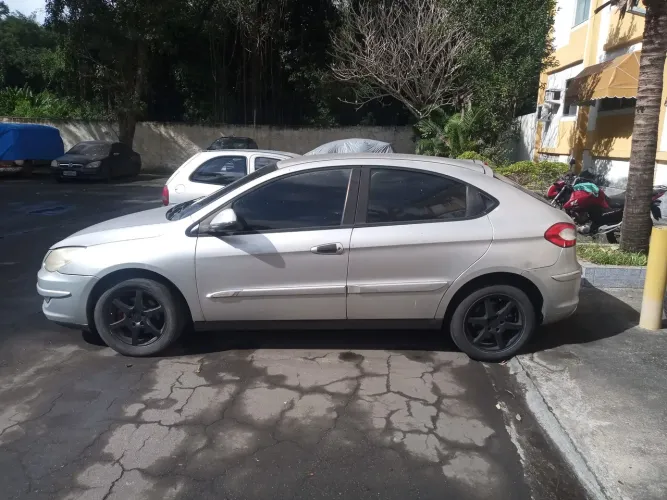 Chery Cielo 1.6 16V 119cv 5P 2011