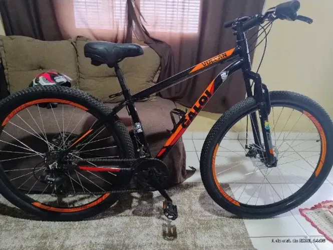 Vendo bicicleta aro 29 Caloi max24 semi nova, com freios a disco a cabo, 18 marchas caloi