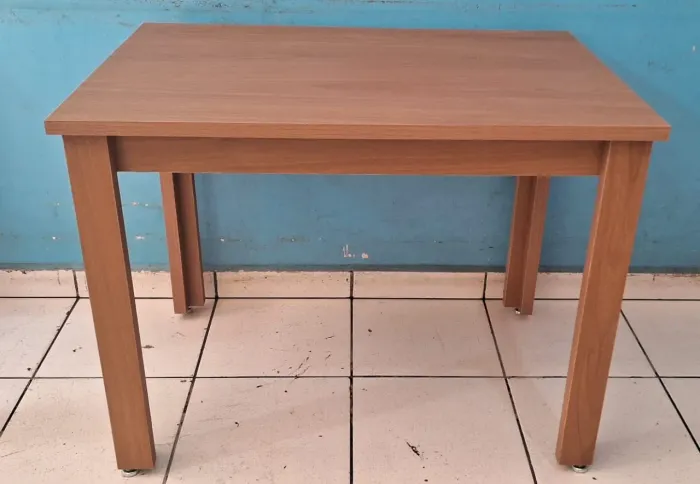 Mesa nova qualidade de marcenaria