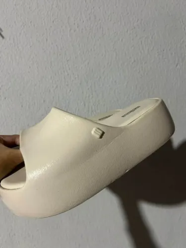 Melissa Free Platform Slide