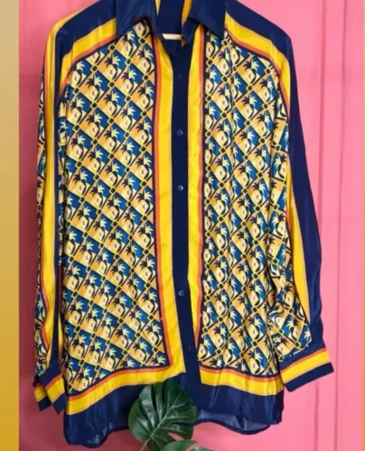 Camisa de seda, manga longa, da marca FARM Rio, com estampa tropical M/G