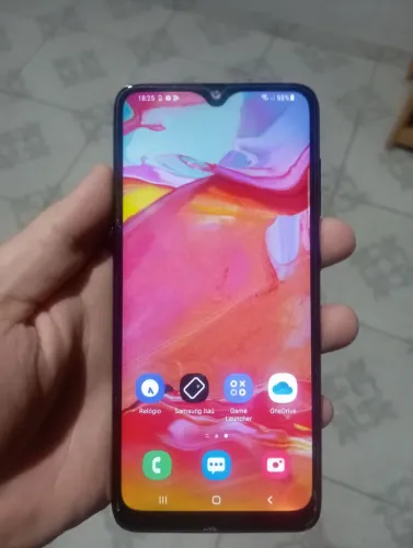SAMSUNG GALAXY A70 