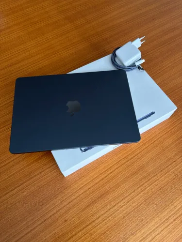 MacBook Air M3 16gb 256gb