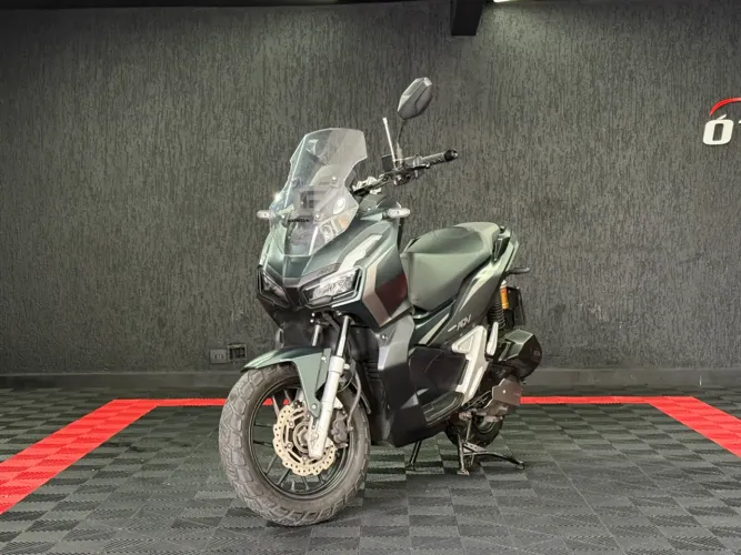 Honda ADV 150cc Gasolina 2024