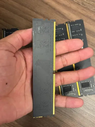 Vende se 4 memória ddr4 4Gb 2666mhz