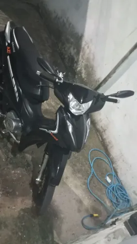 Moto avelloz az1 moto financiada faltam 24 parcelas de 630