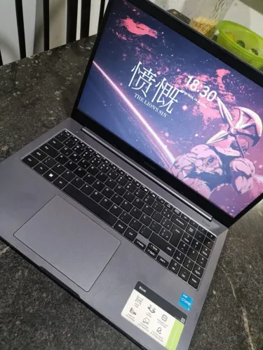 Vende-se notebook, semi novo