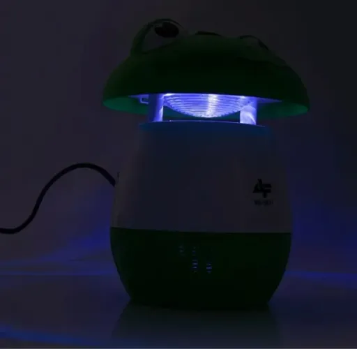 Luminária tranquiliza ambiente, eh serena para noite tranquila. Ela também mata mosquito s