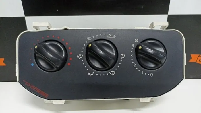 N125 Comando do Ar Renault Clio 2003