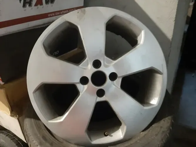 Roda aro 17 Estrela Prata Chevrolet Onix jogo 4x100