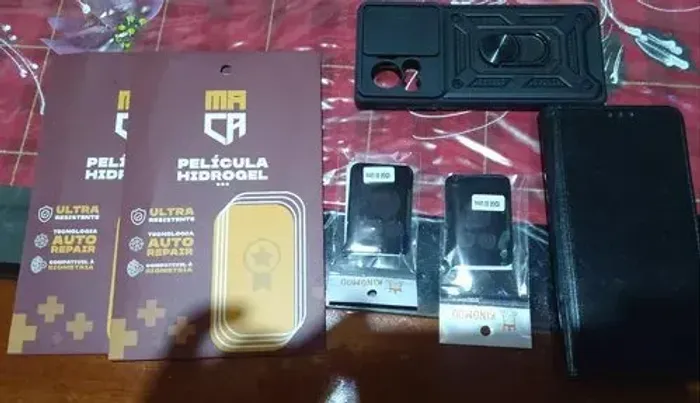 Kit 2 Capas De Celular + 2 Peliculas De Tela + 2 Peliculas Moto Edge 30 Ultra novos