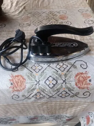 ferro de passar roupas antigo marca tupy