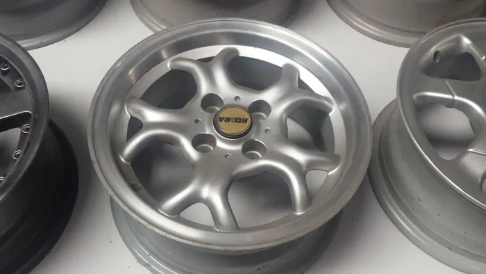 Roda aro 14 esportiva prata com borda diamantada tala 6.5 4x100 jogo novo