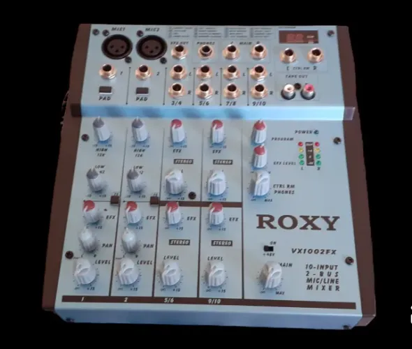 Mesa De Som Roxy Vx 1002 10 Canais