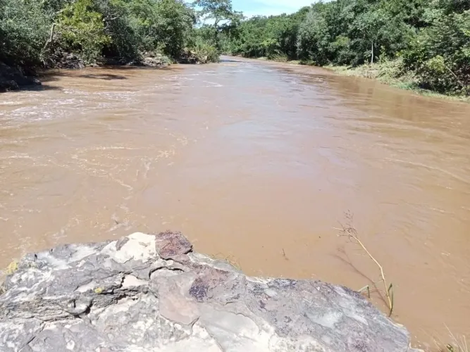Vendo um terreno próximo do Rio Aquidauana, dá para fazer pesqueiro