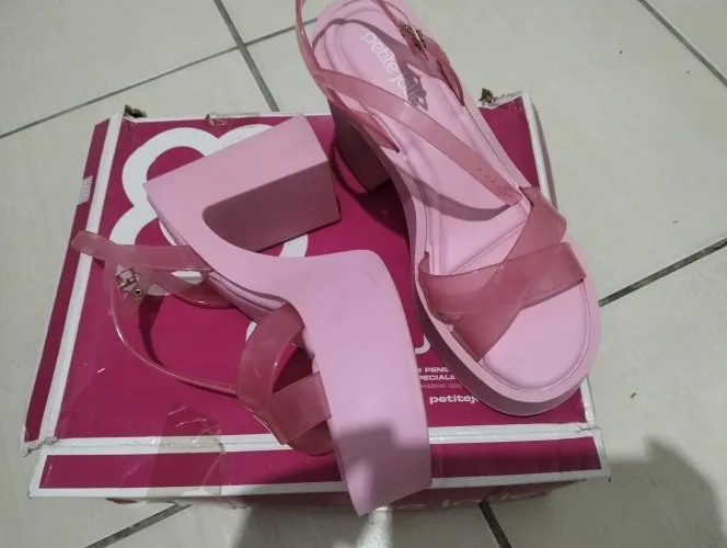 Sandália plataforma rosa Petite Jolie