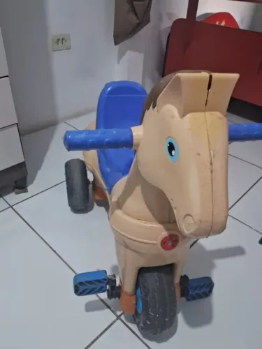 Triciclo infantil modelo cavalo - velocípede