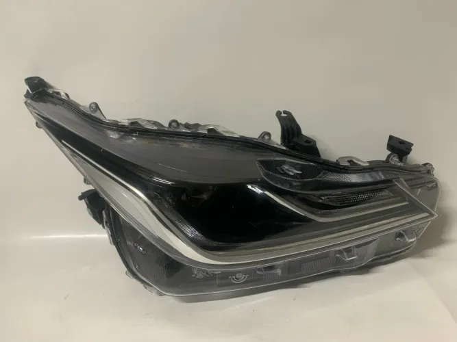 Farol Corolla Altis híbrido preto