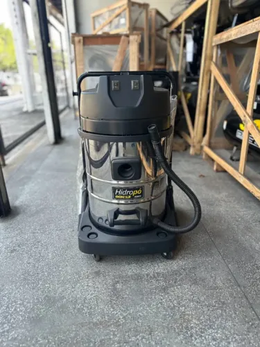 Aspirador 2000w 70 Lts. Hidropó Schulz Cor Prateado/Preto DE Pó E Líquido