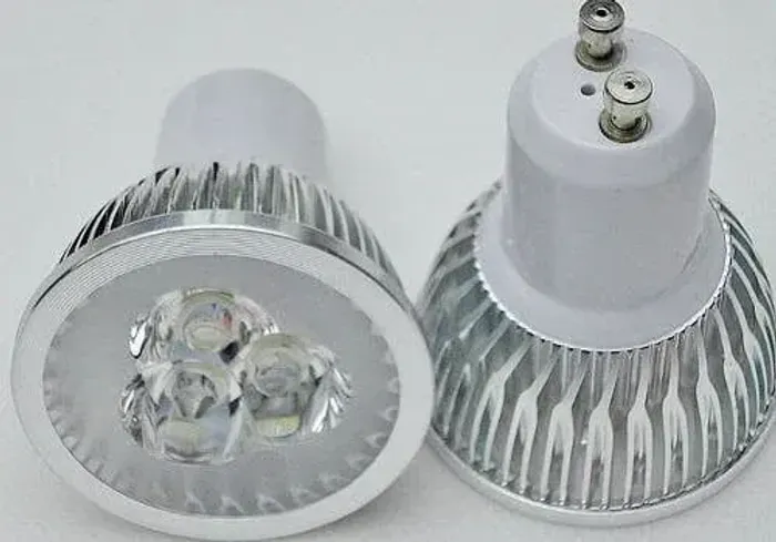 Kit 10 Lâmpadas Led Branco Frio 3w Em Alumínio Gu10 - Branco-frio com soquete