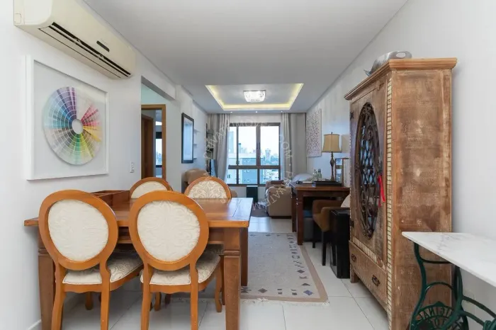 Apartamento mobiliado para alugar no Passo da Areia com 2 quartos (1 Suíte)