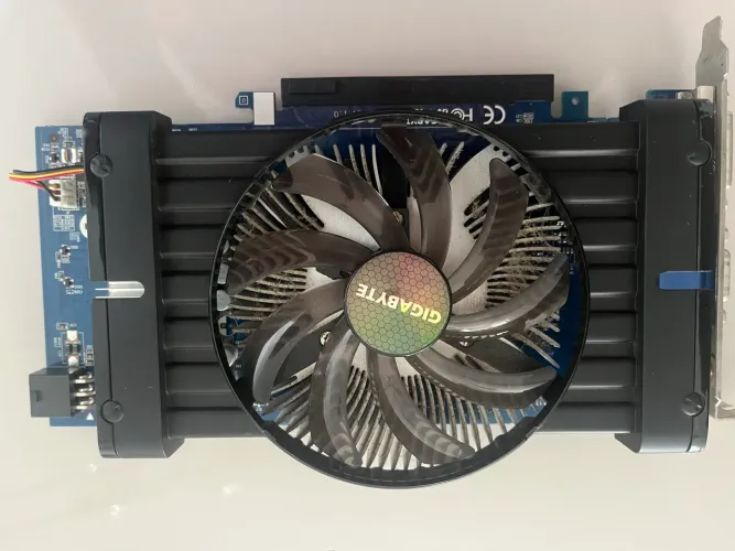 Vendo placa de vídeo GTX 550 - 1 GB