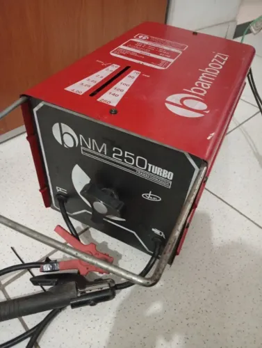 Máquina de solda bivolt
