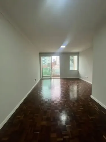 Apartamento à venda na Vila Marumby Maringá com 3 Quartos e Suíte