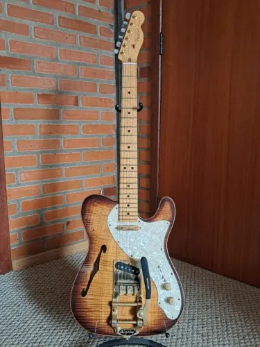 Guitarra Fender Select Thinline Telecaster (modificada) (Usado)