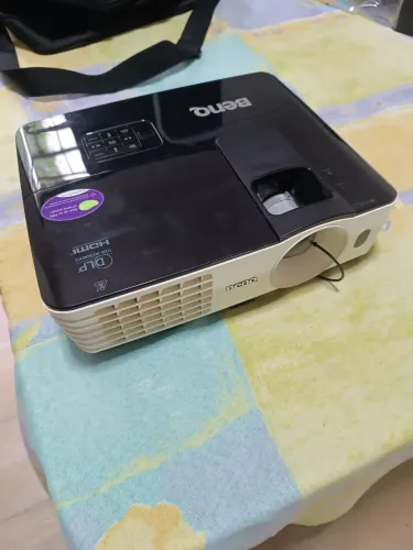 vendo um projetor benq HDMI e um telão separados, ou alugo 