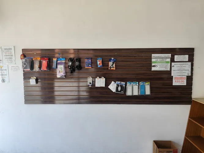 VENDO EXPOSITOR GRANDE DE PRODUTOS JUNTO COM TODOS OS PRODUTOS  PARA SAIR RAPIDO 