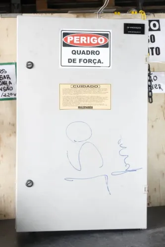 Caixa de fusíveis painel de comando