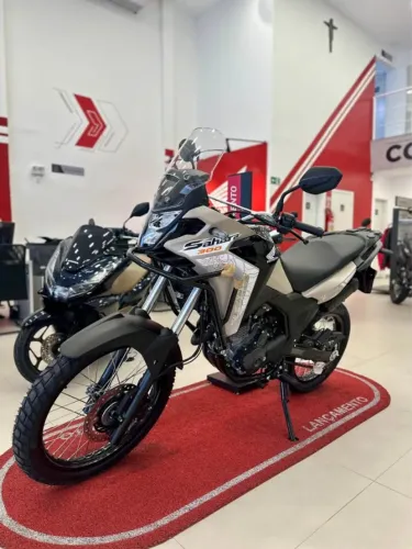 XRE 300 Sahara