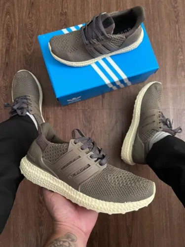 Tênis Adidas Ultraboost - Conforto e Alta Performance 