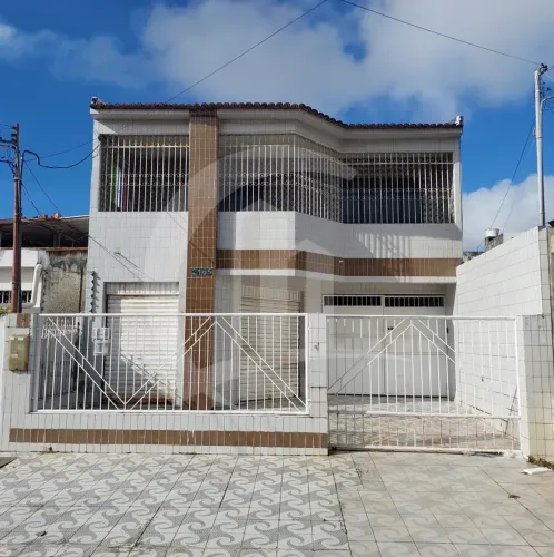 Casa ampla em ótima localização no bairro Cirurgia.