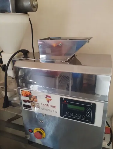 Máquina de fazer salgados,top semi nova 