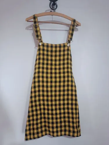 Vestido Jardineira Xadrez Amarelo e Preto