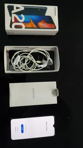 Celular Samsung A20 32 gigas excelente estado