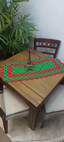 Mesa com 4 cadeiras.