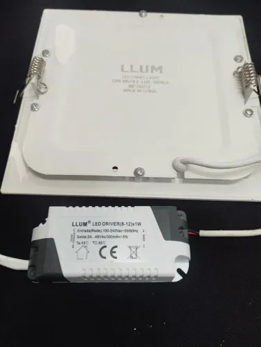 Luminária de led pequena com reator