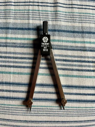 compasso projetista trident mod 9010. usado poucas vezes. não acompanha caixinha original.