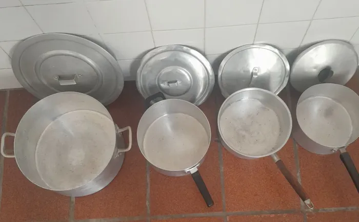 Conjuntos de 4 panelas para retirada no bairro da Penha SP