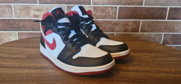 TÊNIS NIKE AIR JORDAN NIKE MID "GYM RED BLACK WHITE"