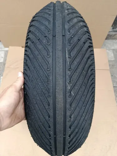 Pneu usado Pirelli Diablo Rain 200/60-17
